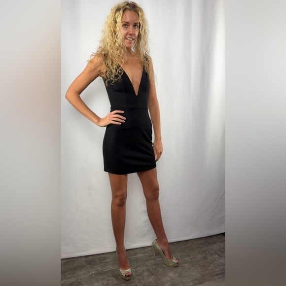 NBD Ponte Wired Deep V Bodycon Mini Dress in Black Size Extra Small - Picture 3 of 14